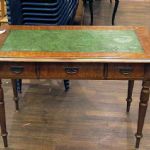 81 1032 WRITING DESK